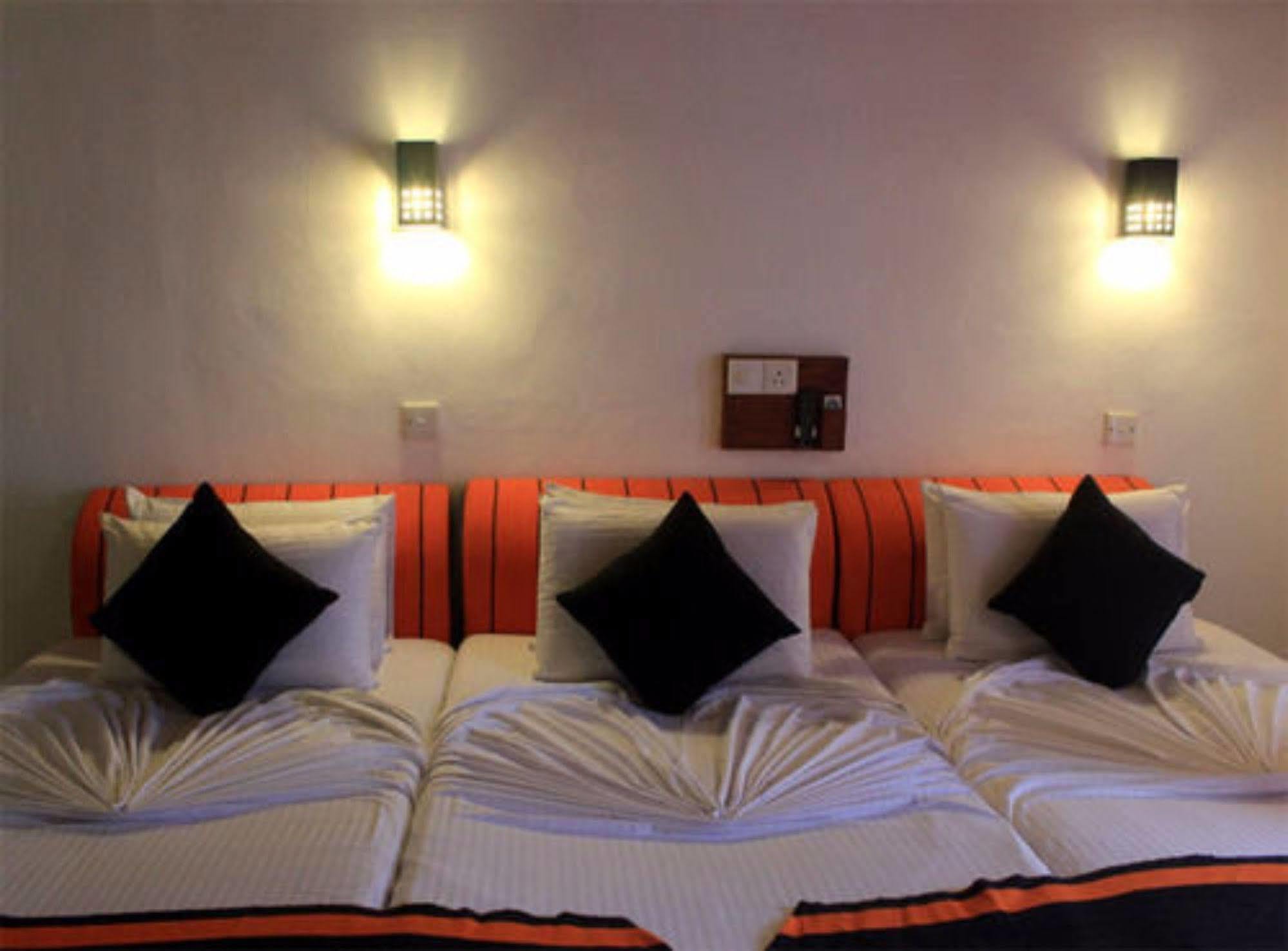 Samaya Beach Hotel อูนาวาตูนา ภายนอก รูปภาพ