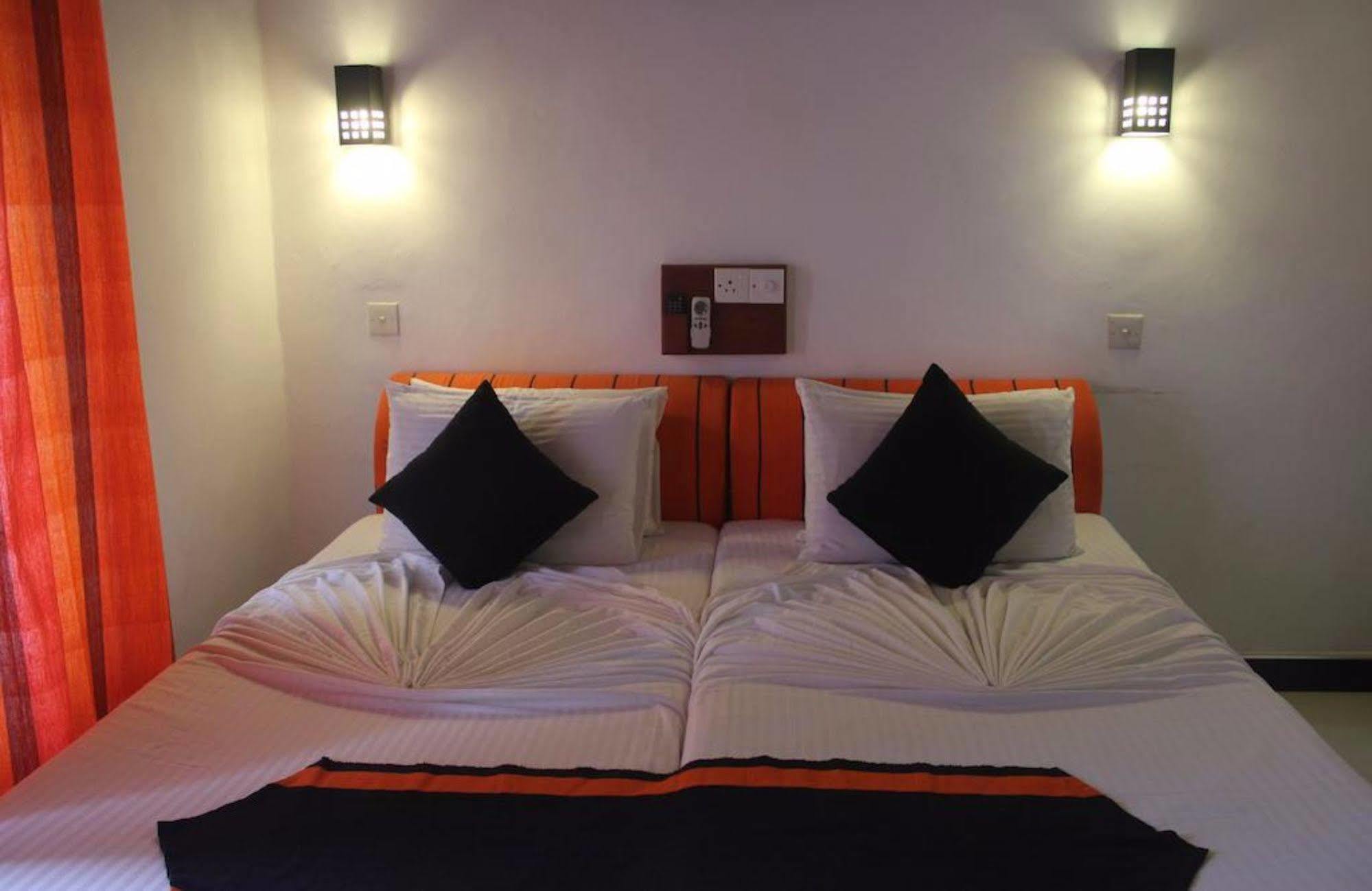 Samaya Beach Hotel อูนาวาตูนา ภายนอก รูปภาพ
